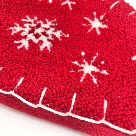 Queen West Red White Snowflake Loop Knit Fleece Stocking Set of 2 NEW - Picture 7 of 12